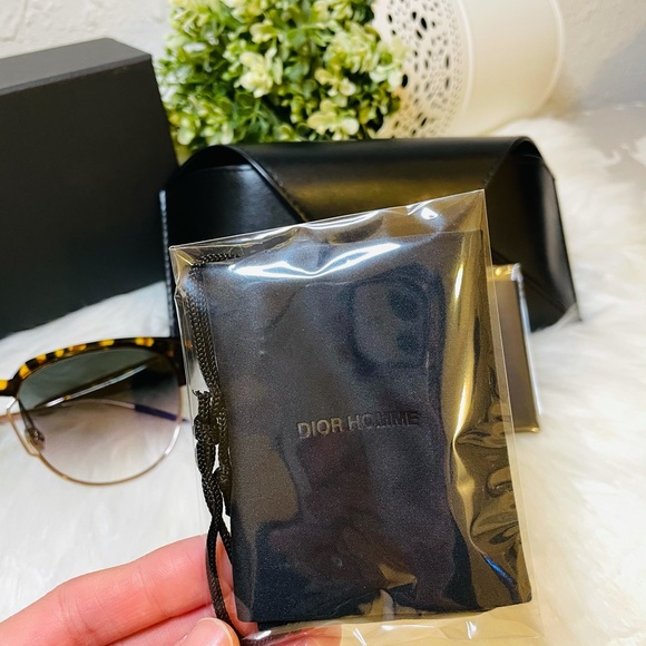 Christian Dior Sunglasses - Picture 12 of 15